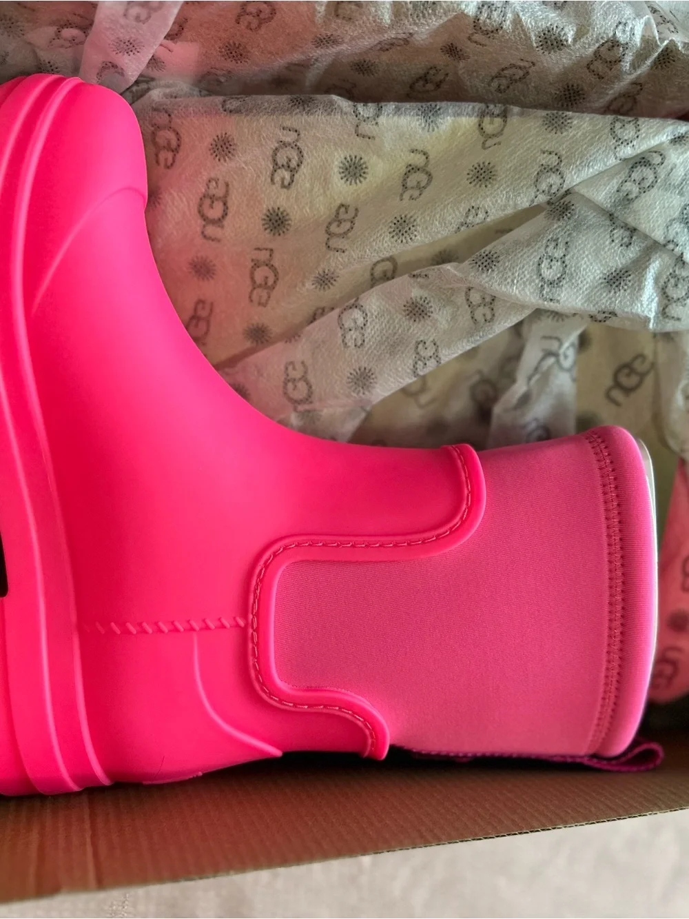 Label of footwear box
